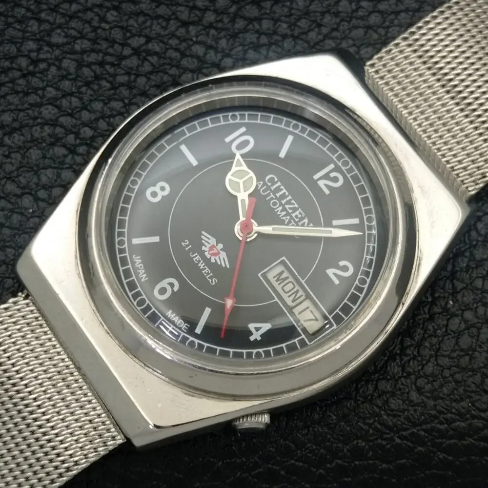 Vintage 1981 Citizen Automatic Mens Silver Watch W/daydate & Black accents